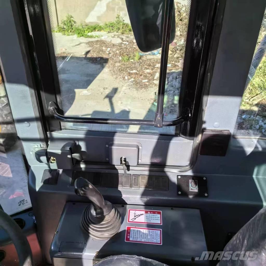 SDLG LG 958 L Kolesni nakladalci