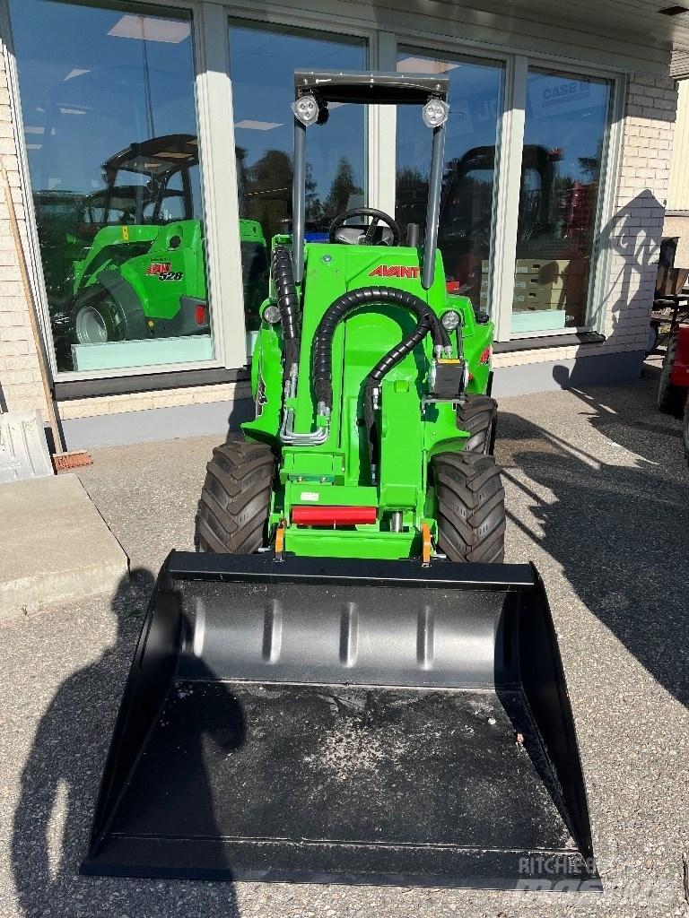 Avant 423 Skid steer mini nakladalci