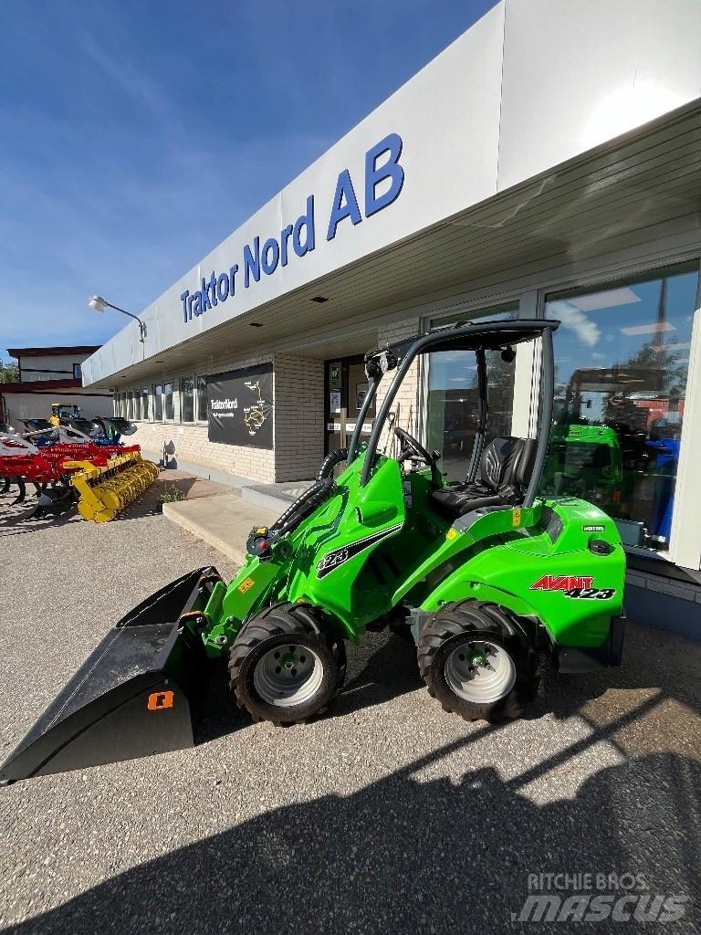 Avant 423 Skid steer mini nakladalci