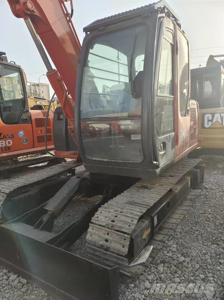 Hitachi ZX 80 Midi bagri 7t – 12t