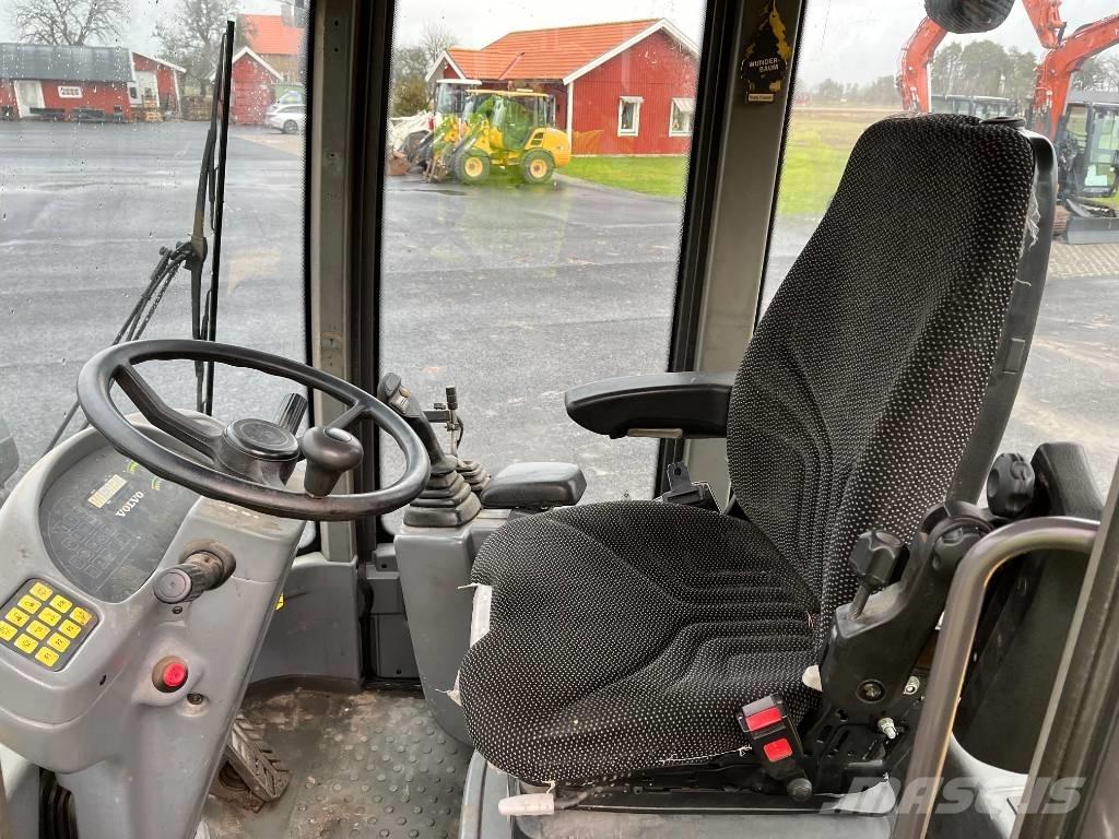 Volvo L 30 B Pro Kolesni nakladalci