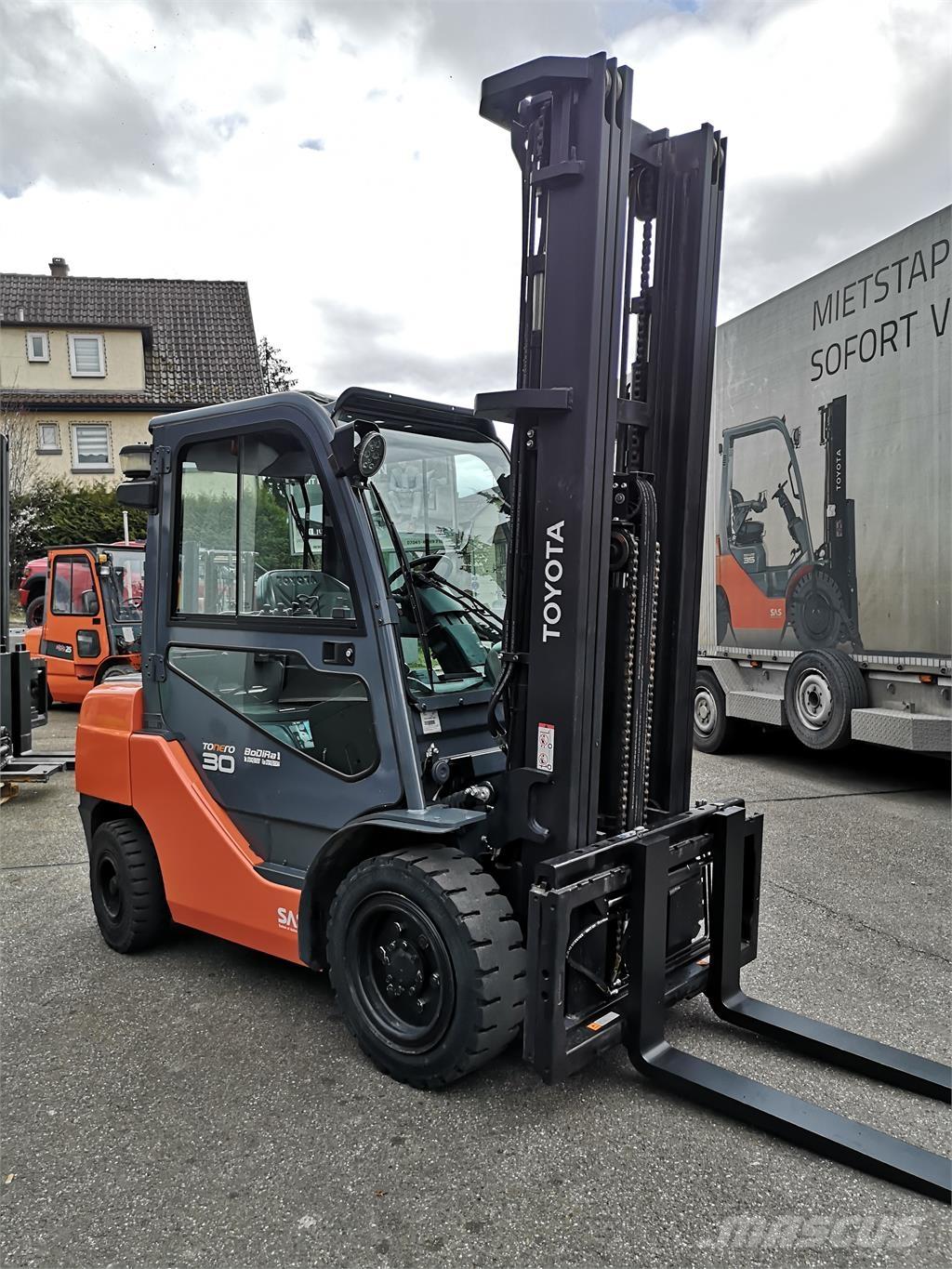 Toyota 02-8FDF30 Dizelski viličarji