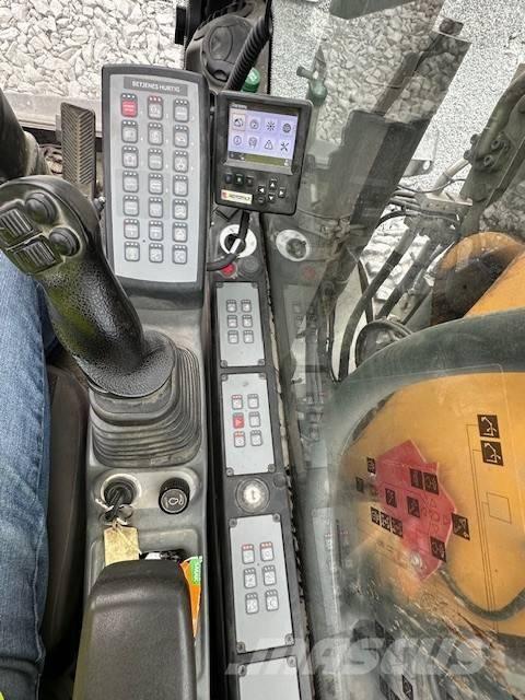 Liebherr A 916 Bagri na kolesih