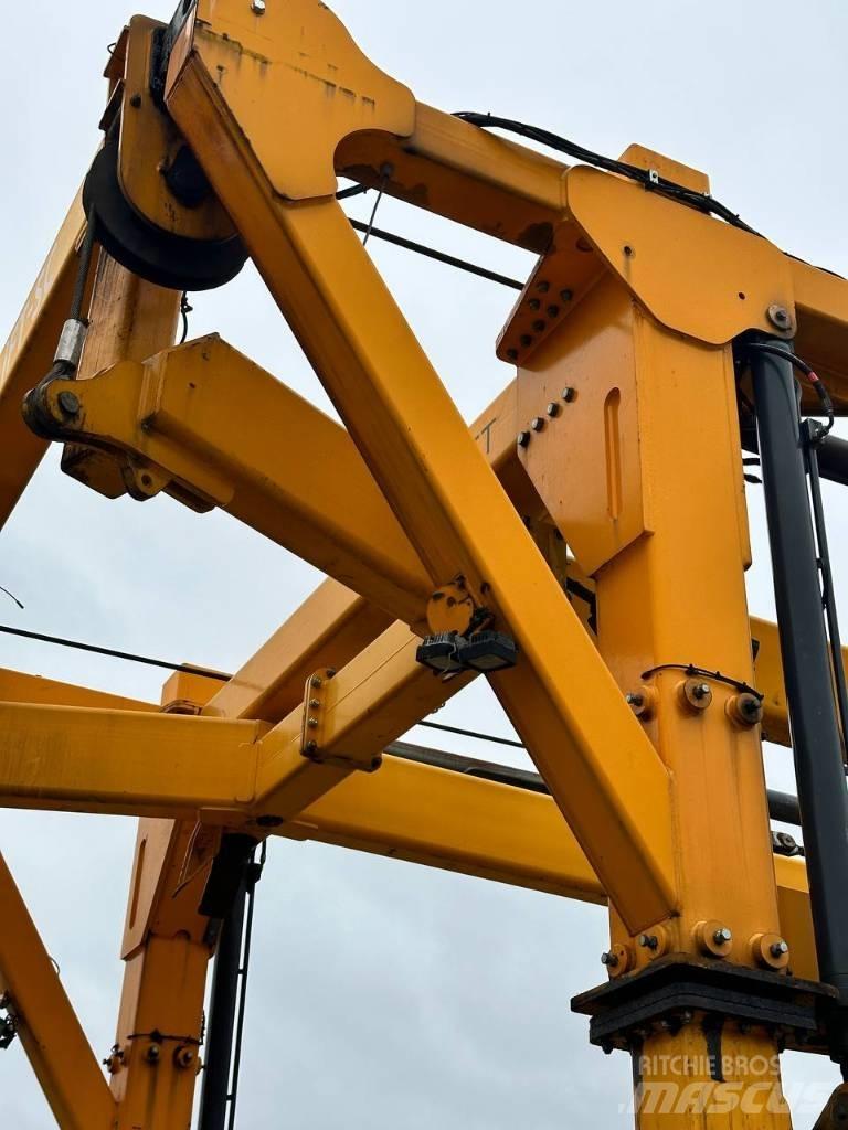 Combilift SC 3 T Kontejnerski viličarji