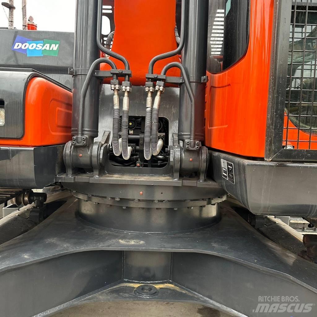 Doosan DX225LC-9C Bagri goseničarji