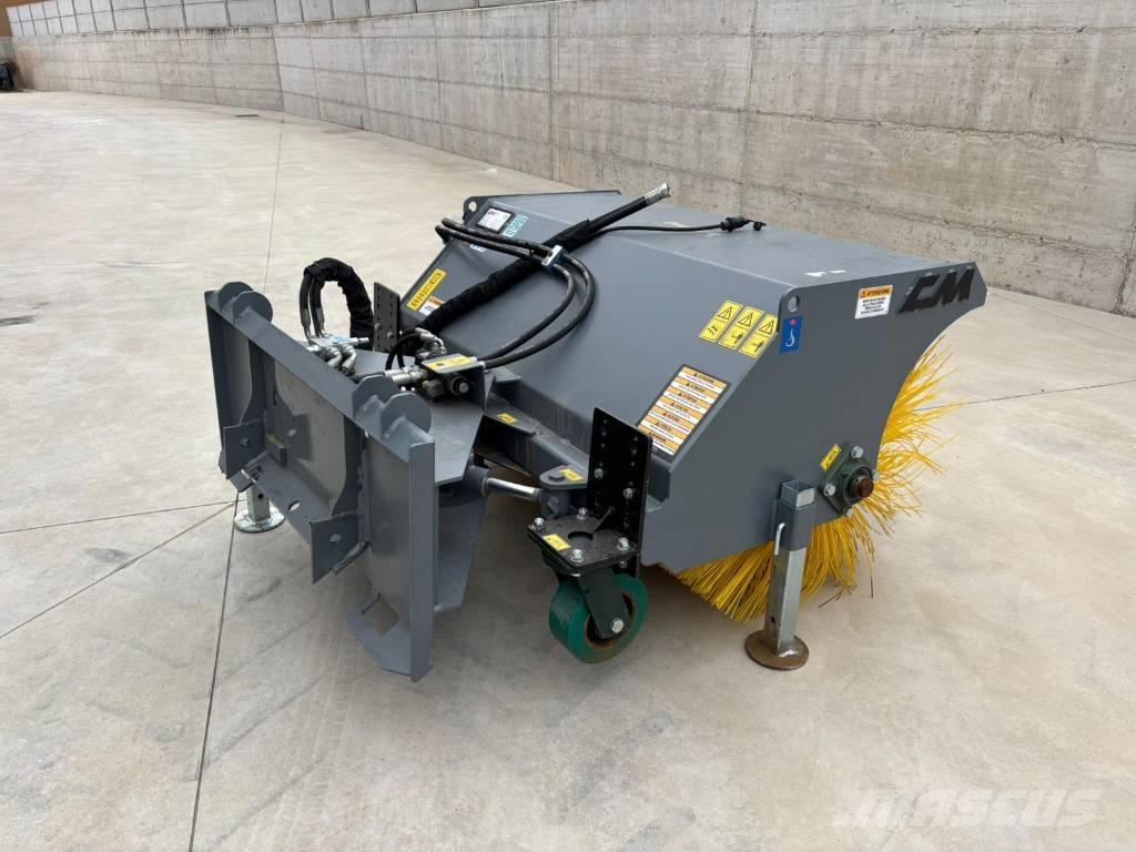 CM CSA 125 Cestni pometači