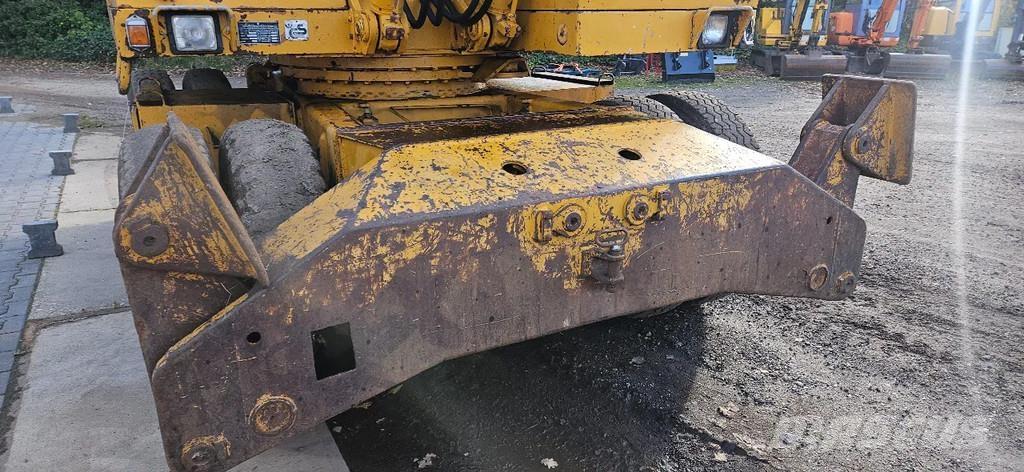 Liebherr A902 Bagri na kolesih