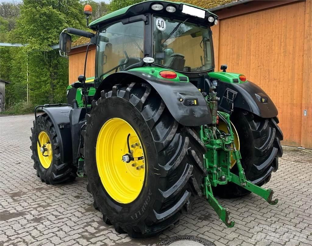 John Deere 6210R Traktorji