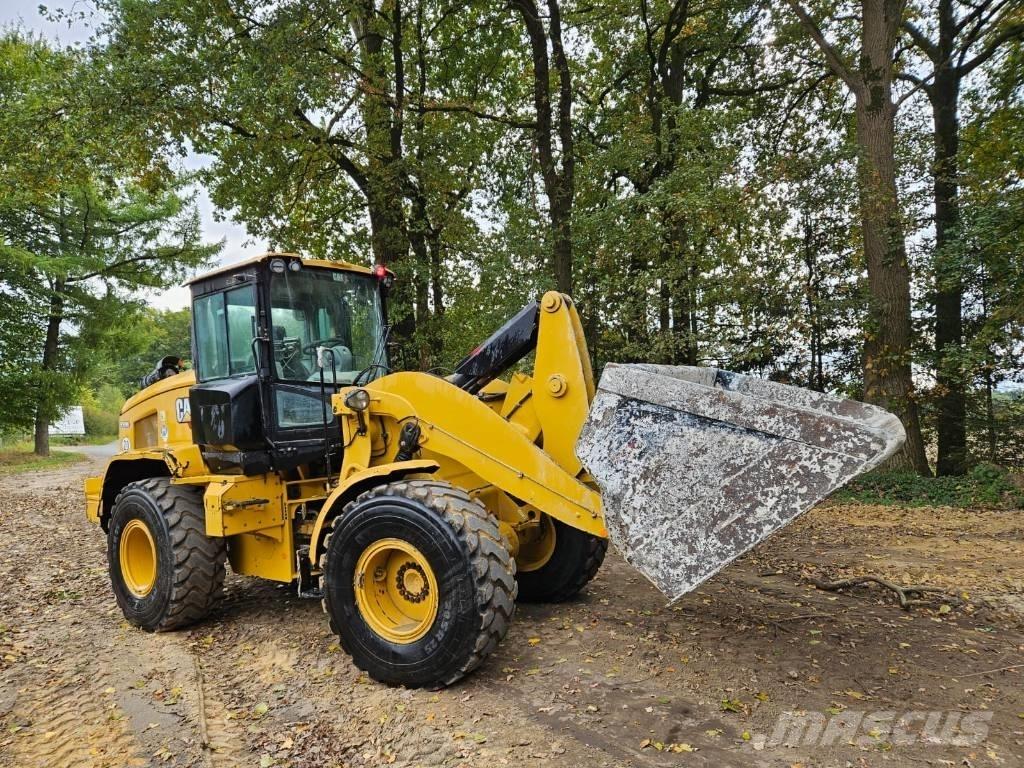 CAT 930 M Kolesni nakladalci
