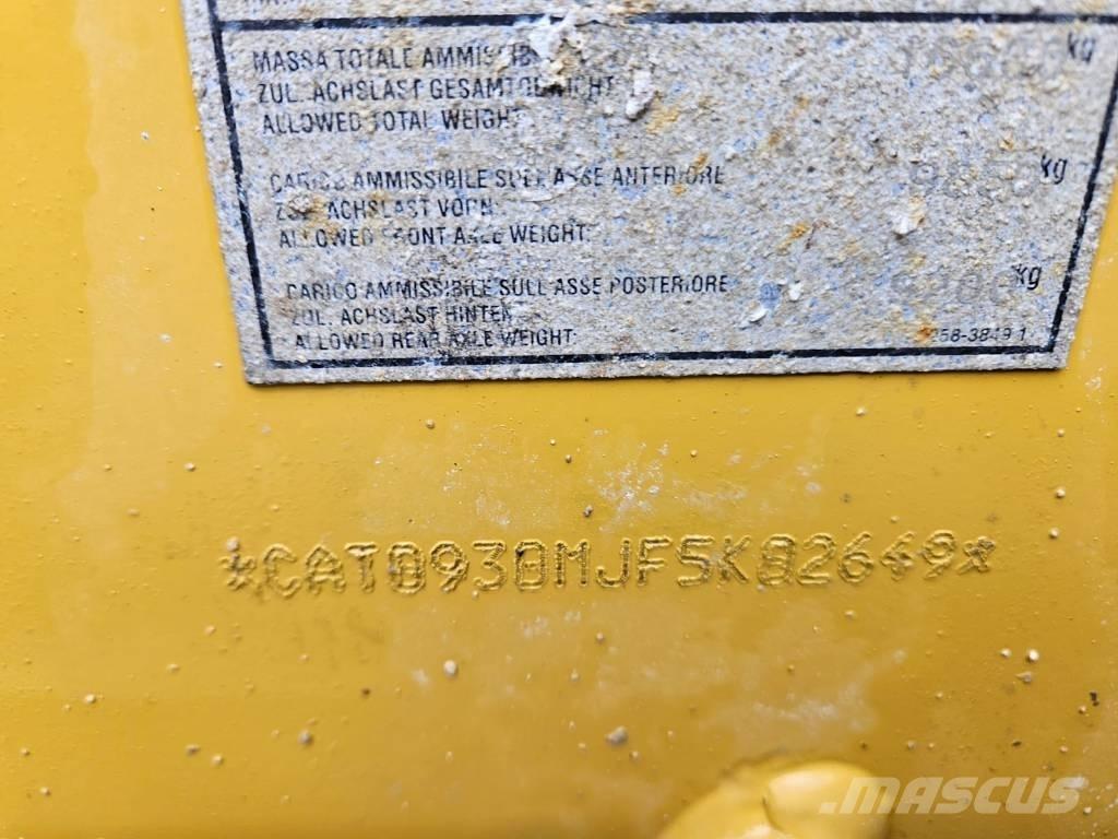 CAT 930 M Kolesni nakladalci