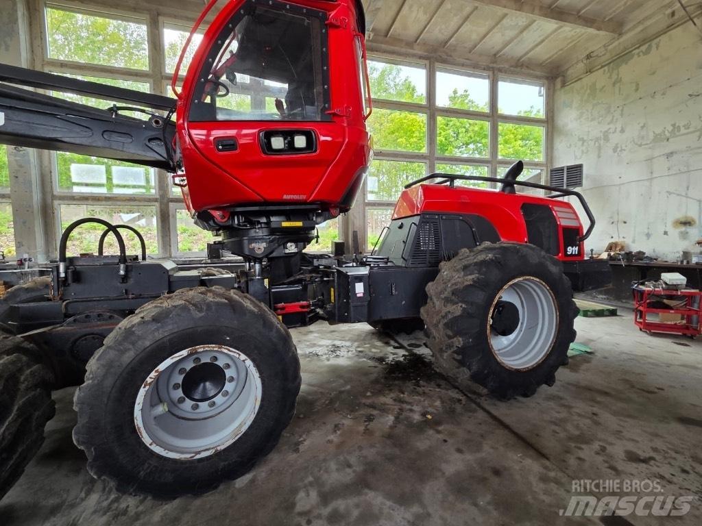 Komatsu 911 Harvesterji