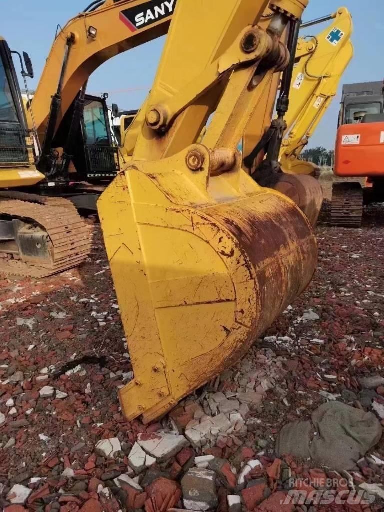 Komatsu PC 210 Bagri goseničarji