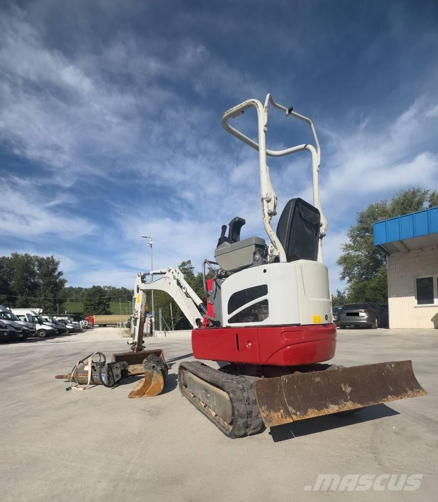 Takeuchi TB 210 R Mini bagri <7t