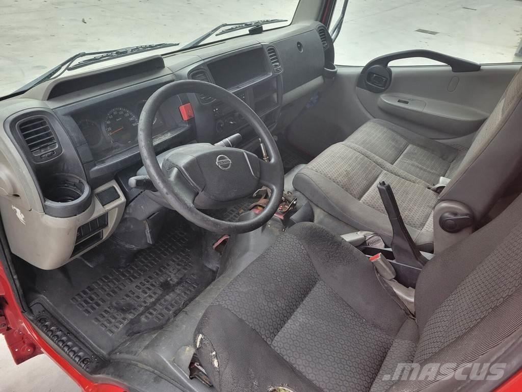 Nissan Cabstar Kabine in notranjost