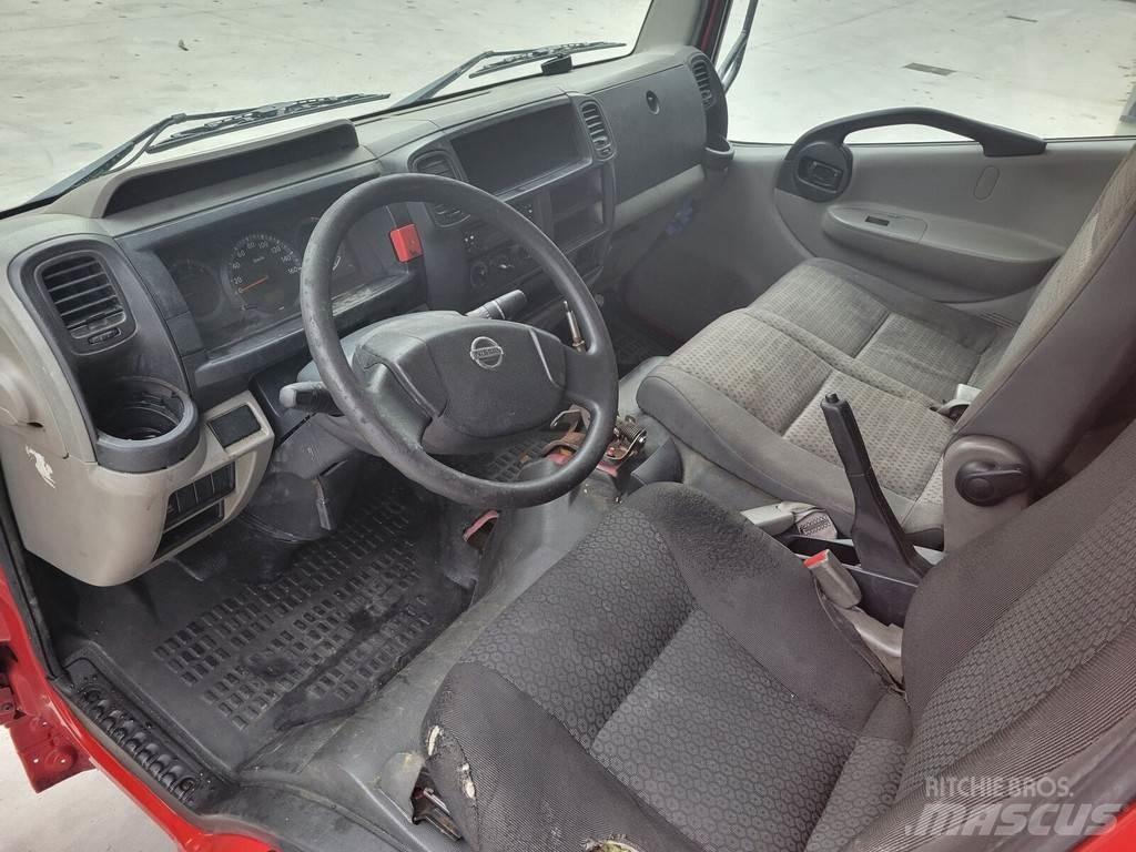 Nissan Cabstar Kabine in notranjost