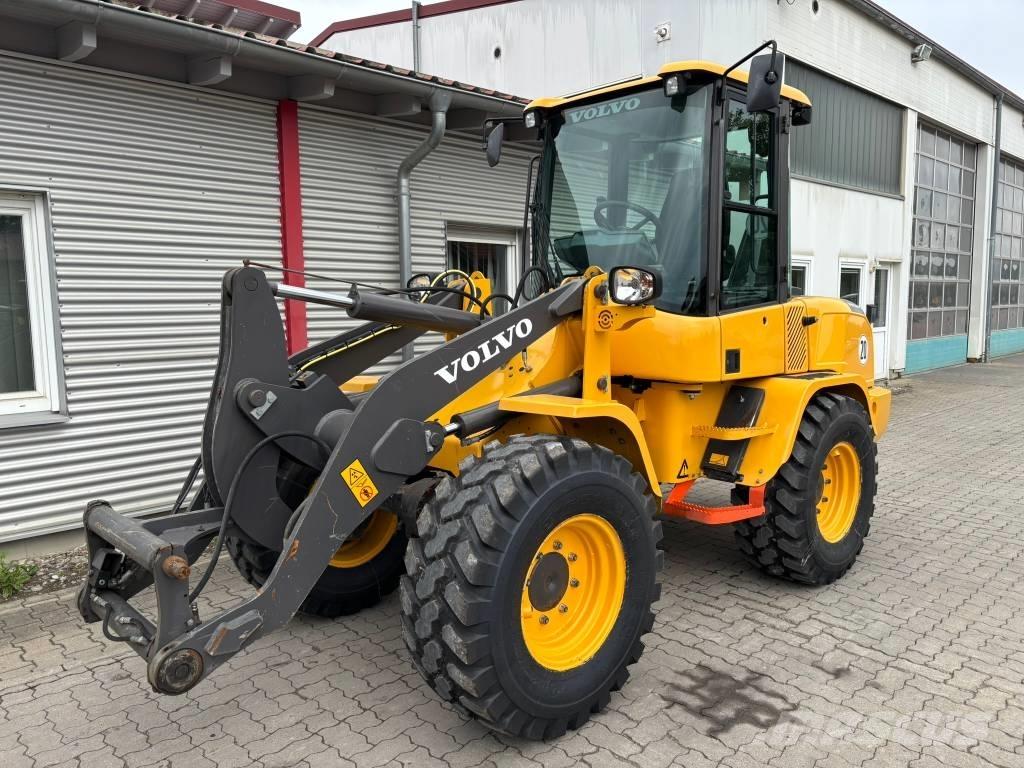 Volvo Radlader L30G Kolesni nakladalci