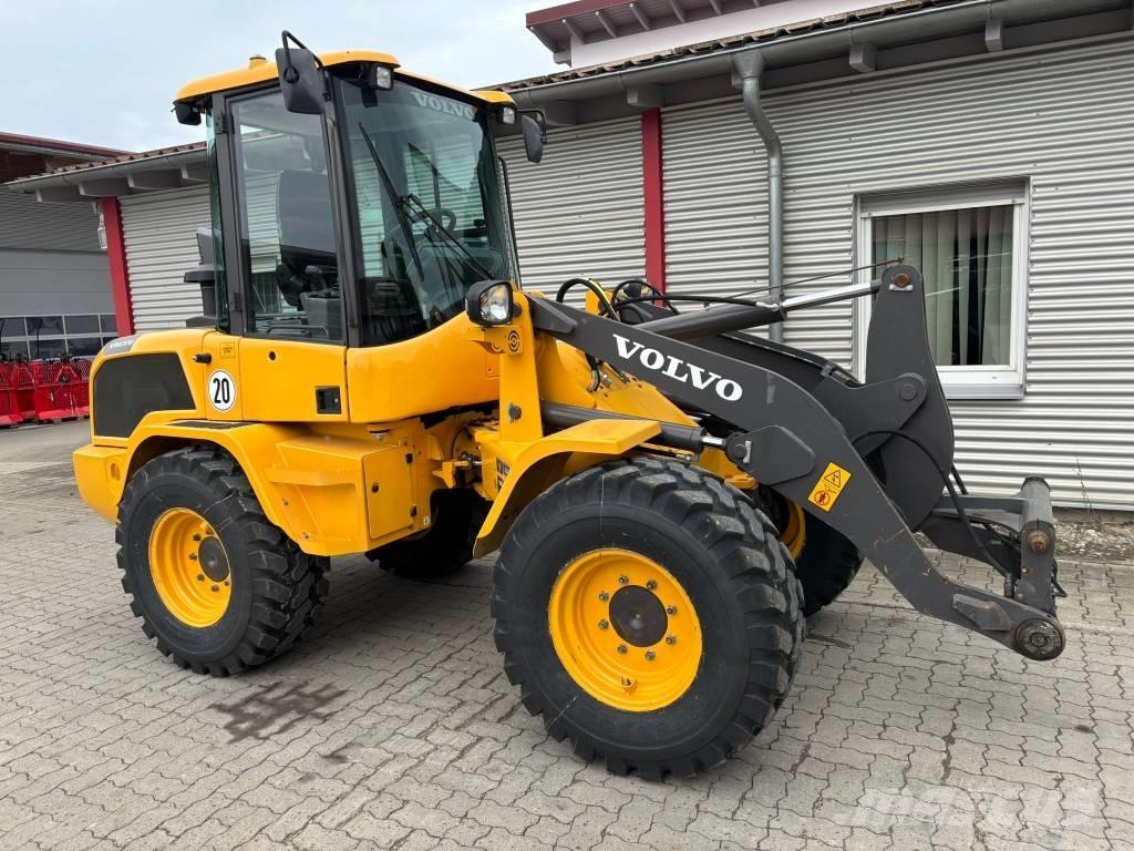 Volvo Radlader L30G Kolesni nakladalci