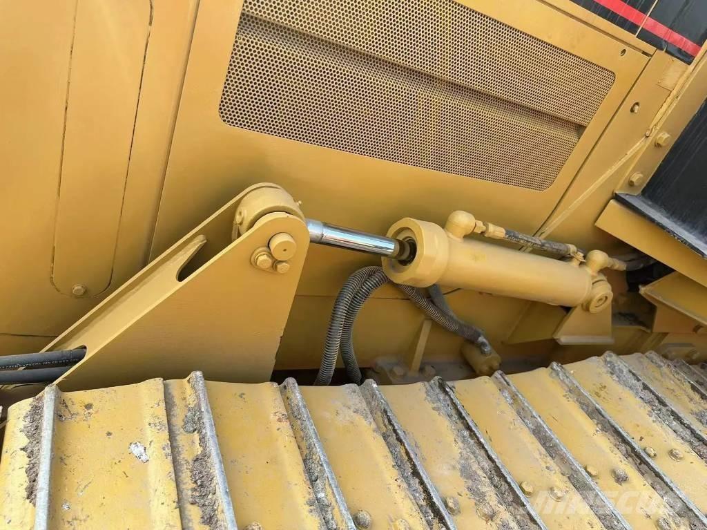 CAT D5C Buldožerji goseničarji