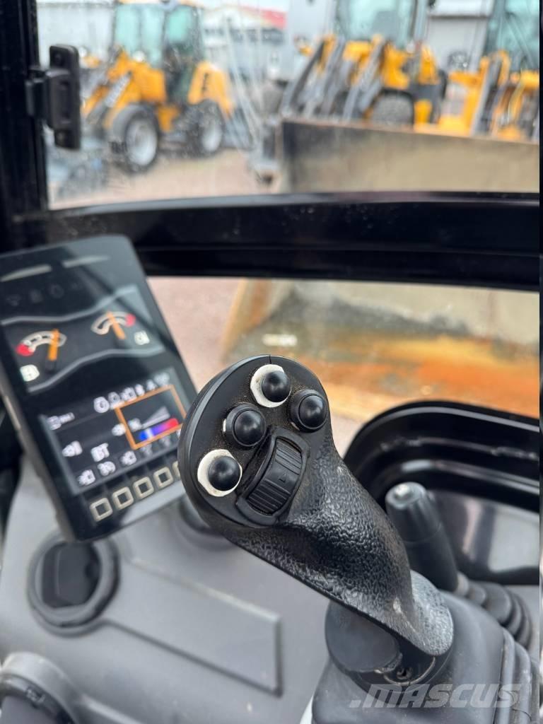 CAT 301.8 Mini bagri <7t