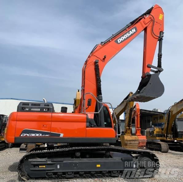 Doosan DX 300 LC-9C Bagri goseničarji