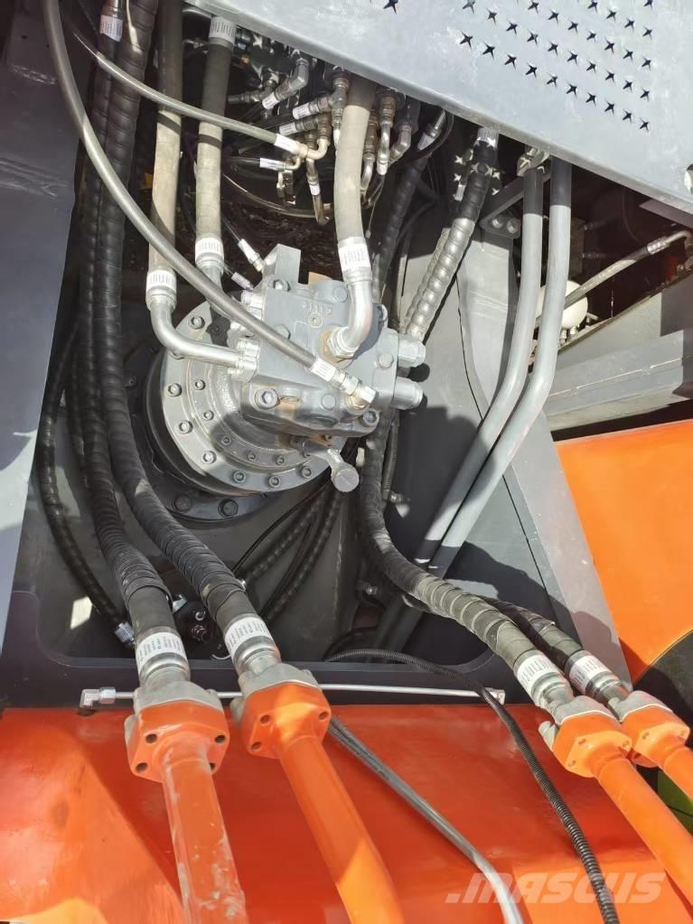 Doosan DX 300 LC-9C Bagri goseničarji