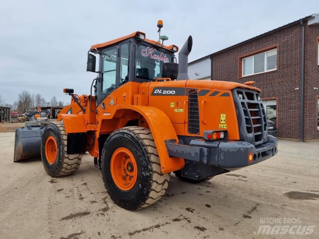 Doosan DL 200-3 Kolesni nakladalci