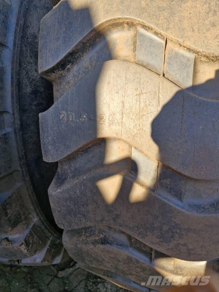 Volvo L 90 G Kolesni nakladalci