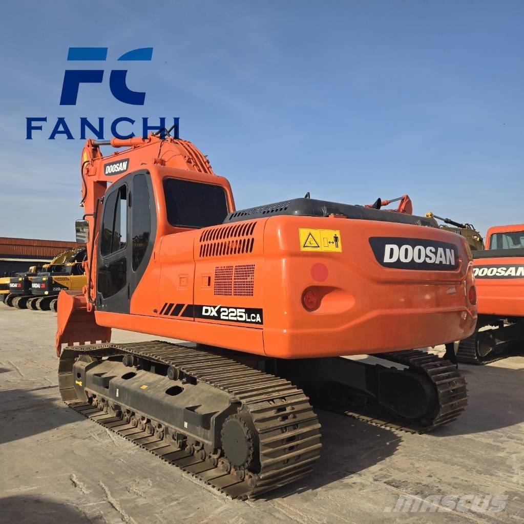 Doosan DX 225 LC Bagri goseničarji