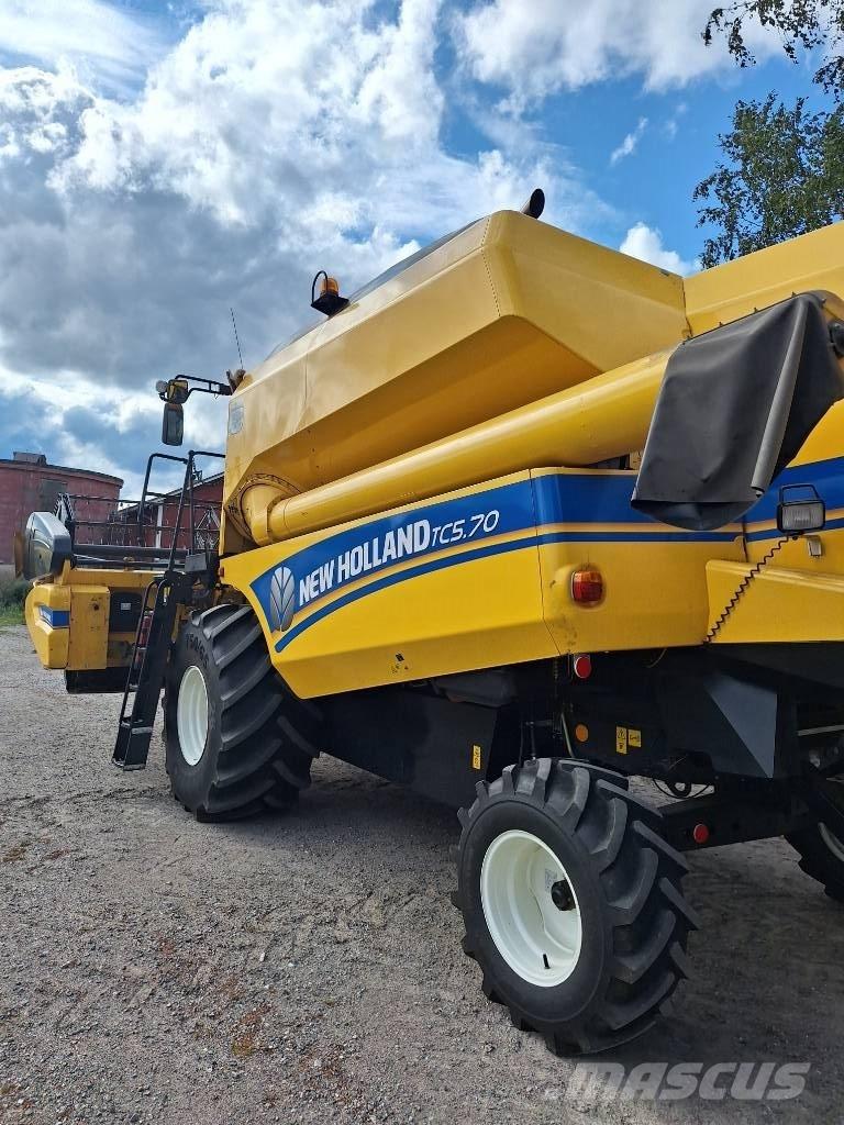 New Holland TC 5.70 Kombajni
