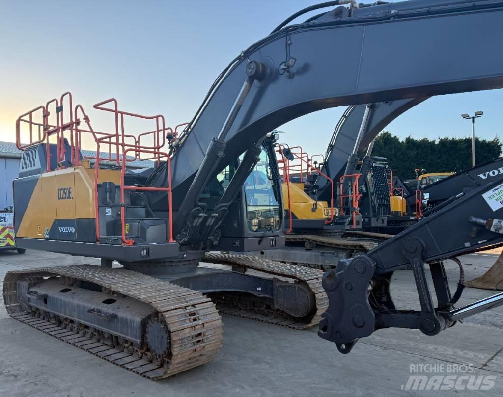 Volvo EC 250 EL Bagri goseničarji