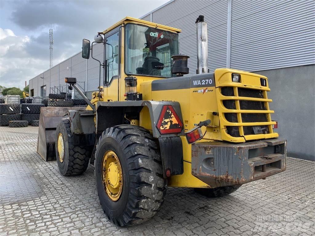 Komatsu WA270-3 Kolesni nakladalci