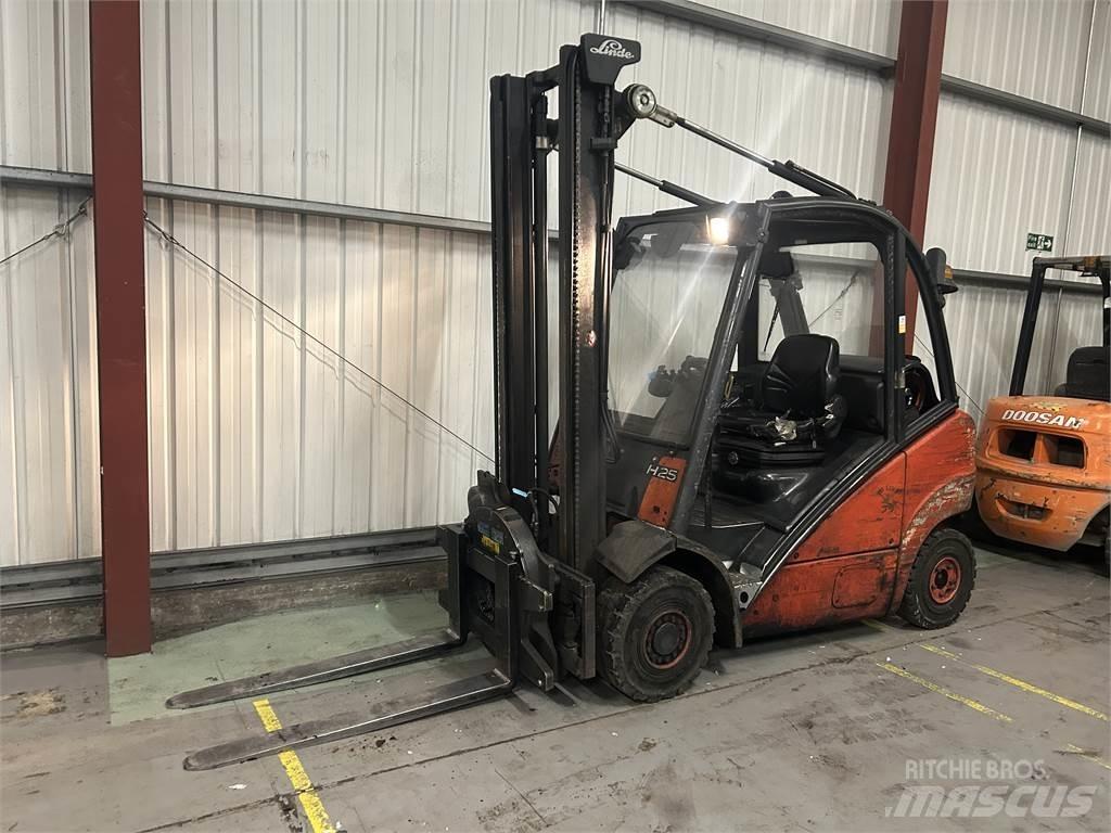 Linde H25T Plinski viličarji