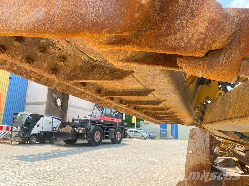 CAT D6T NVT Buldožerji goseničarji