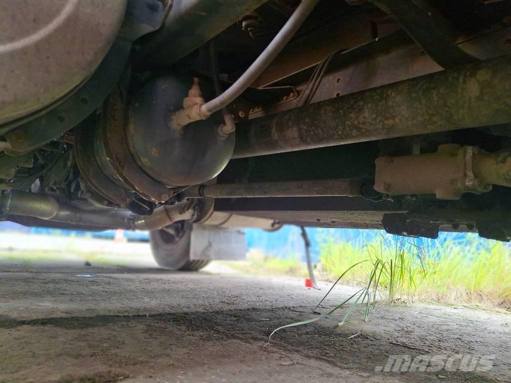  Volvo/Stokota FM/CS Tovornjaki cisterne