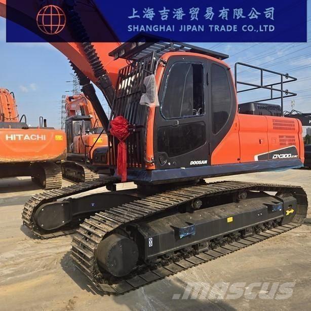 Doosan DX 300 Bagri goseničarji