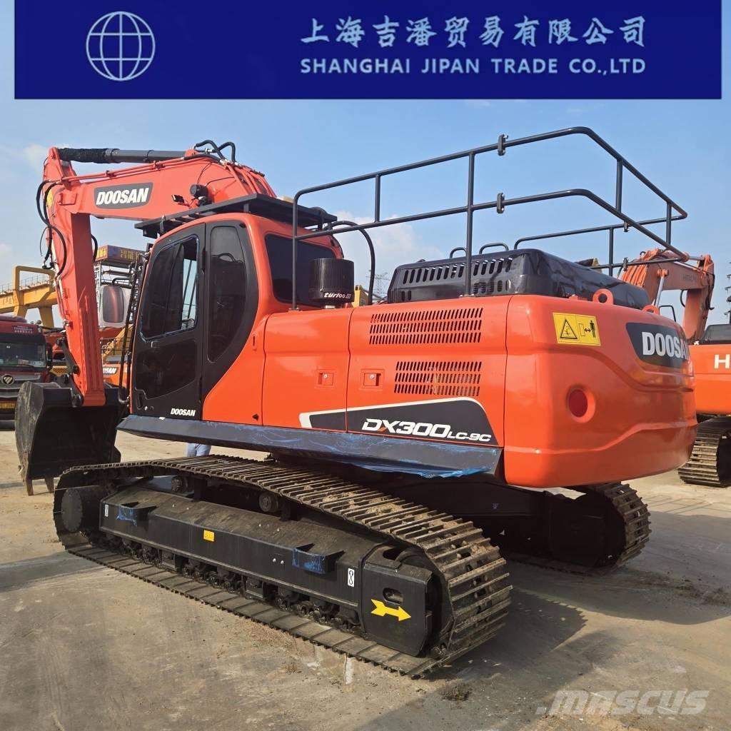 Doosan DX 300 Bagri goseničarji