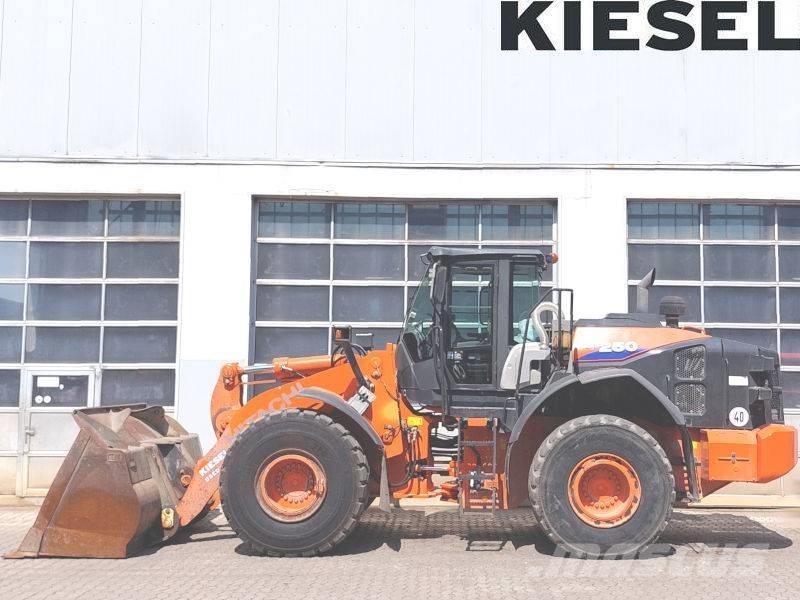 Hitachi ZW 250-6 Kolesni nakladalci
