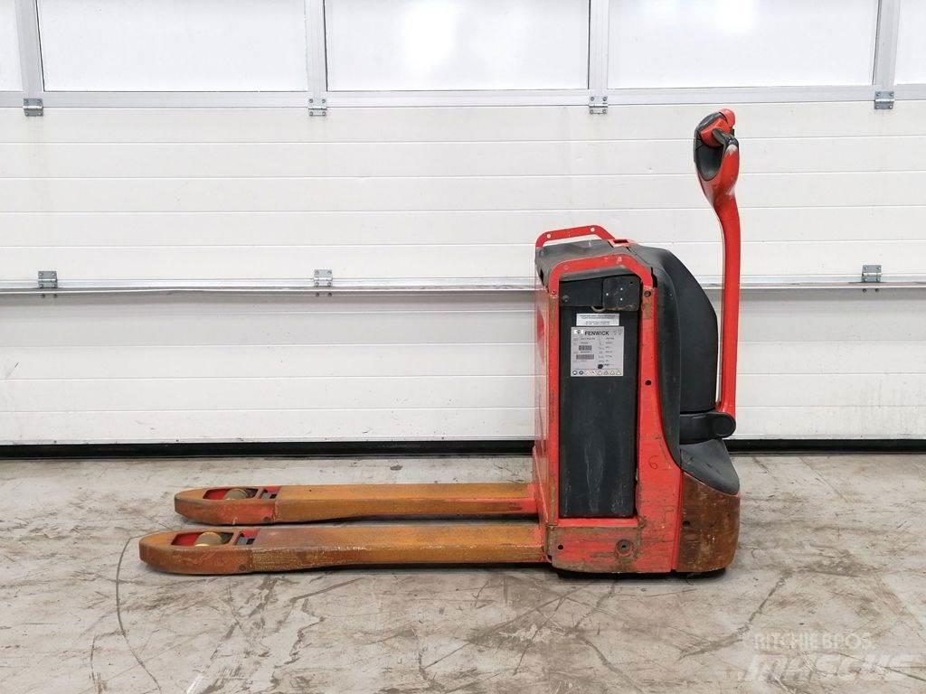 Linde T16 Električni nizko dvižni viličar