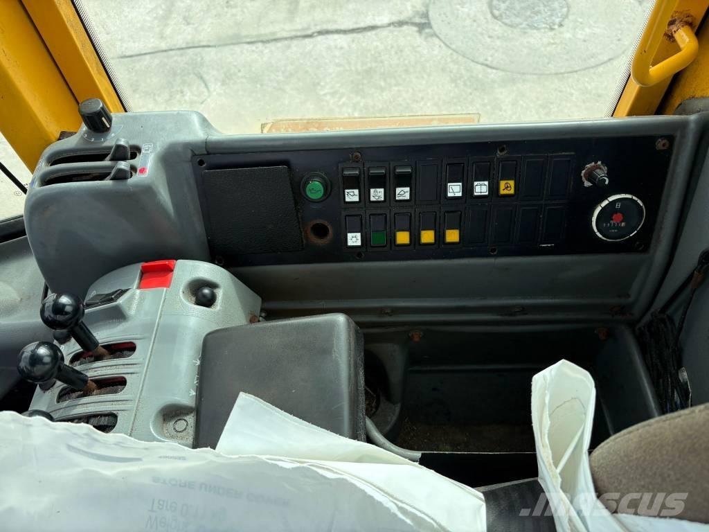 Volvo L110E Kolesni nakladalci