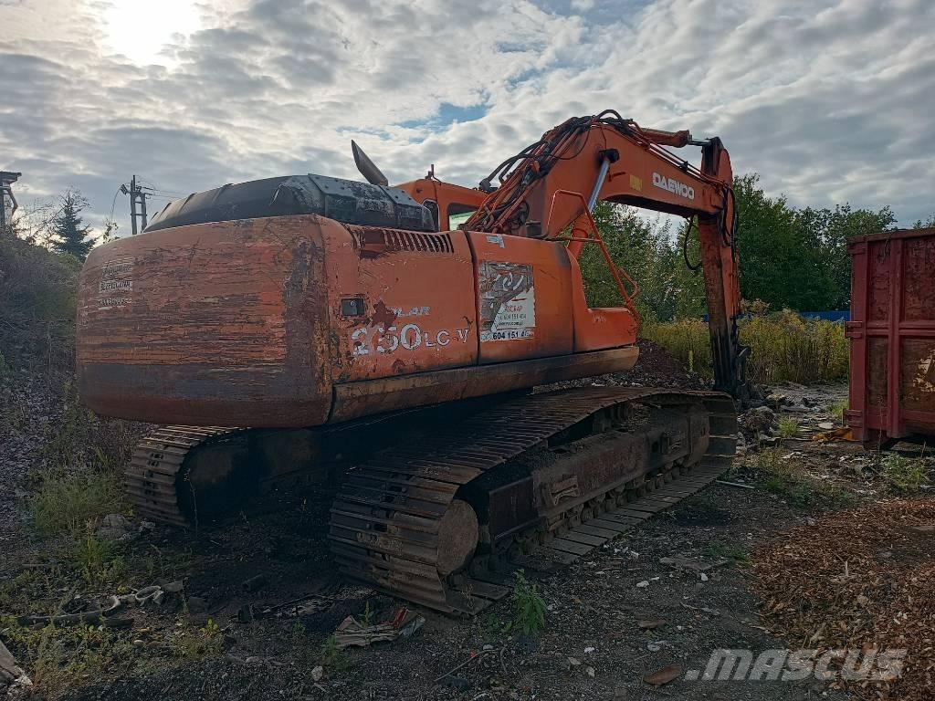 Daewoo S-250 LC-V Bagri goseničarji
