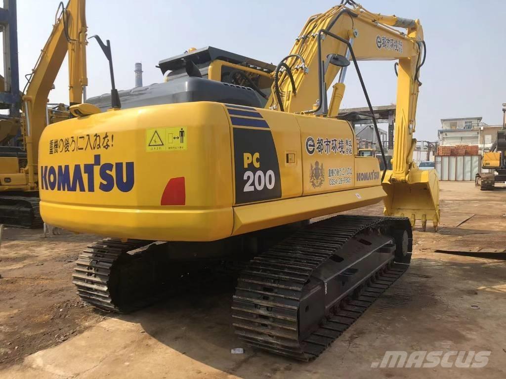 Komatsu PC 220-8 Bagri goseničarji