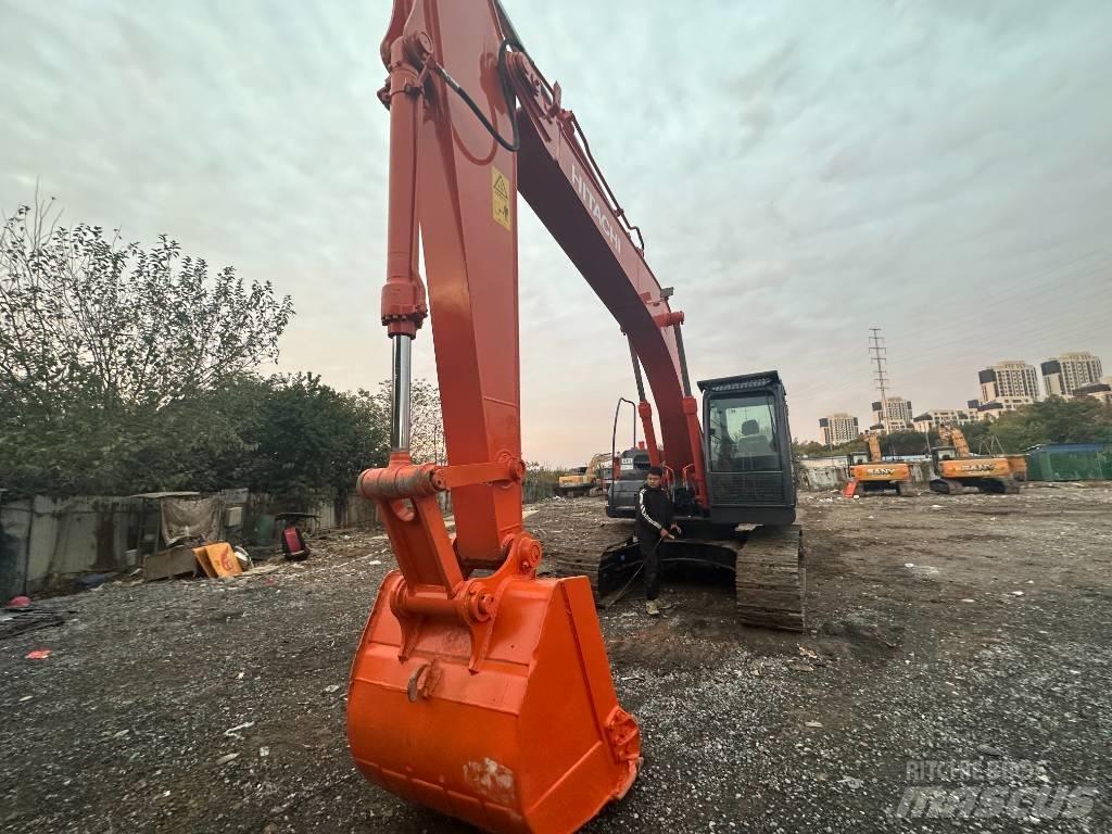 Hitachi ZX 200 Bagri goseničarji