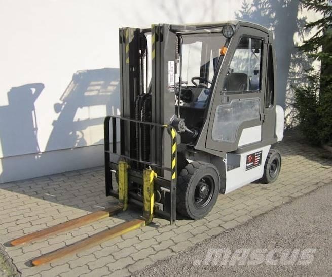 Nissan DX25LPG Plinski viličarji