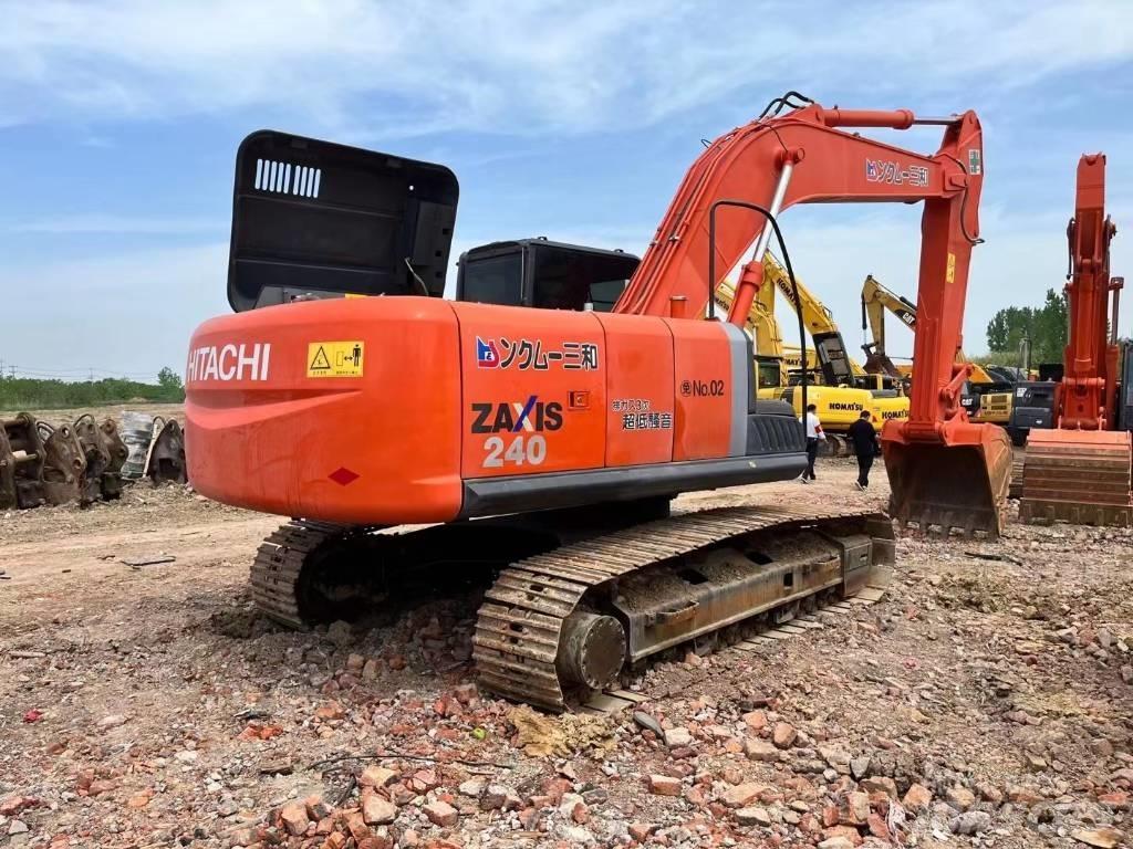 Hitachi ZX 240-3 Bagri goseničarji