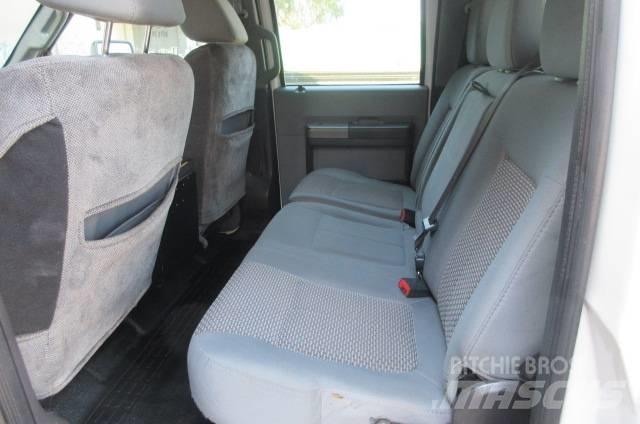 Ford F 550 Tovornjaki s kesonom/platojem