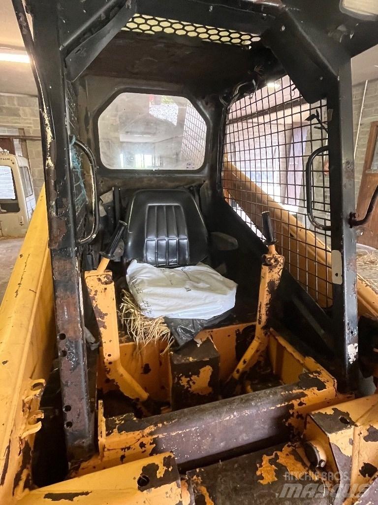 Mustang 2050 Skid steer mini nakladalci
