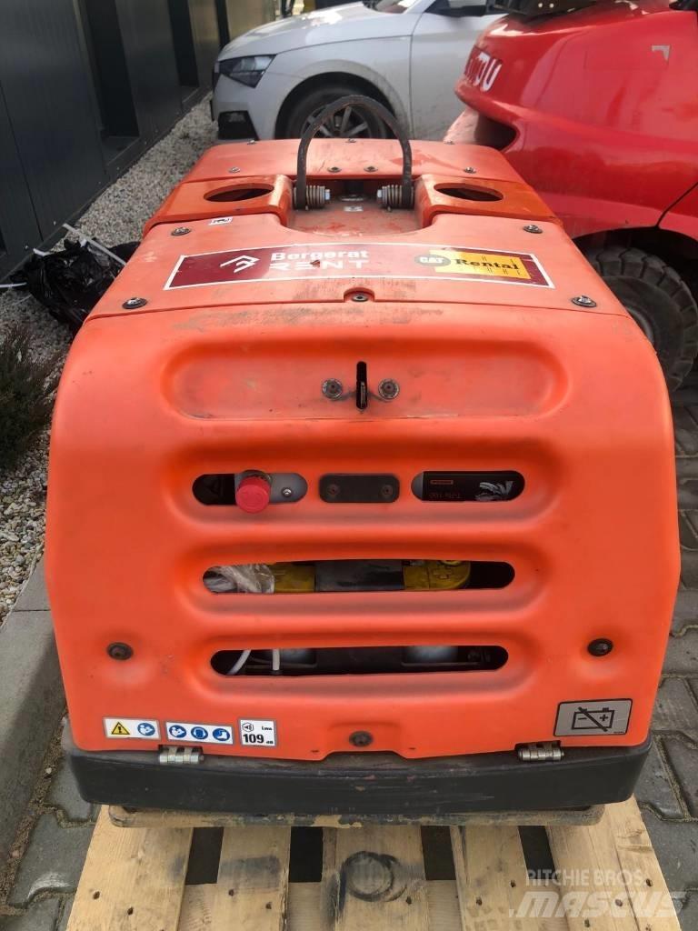Husqvarna LH804 Kompaktorji tal