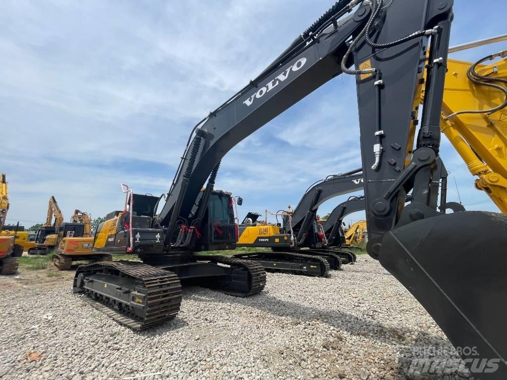 Volvo EC 300 Bagri goseničarji