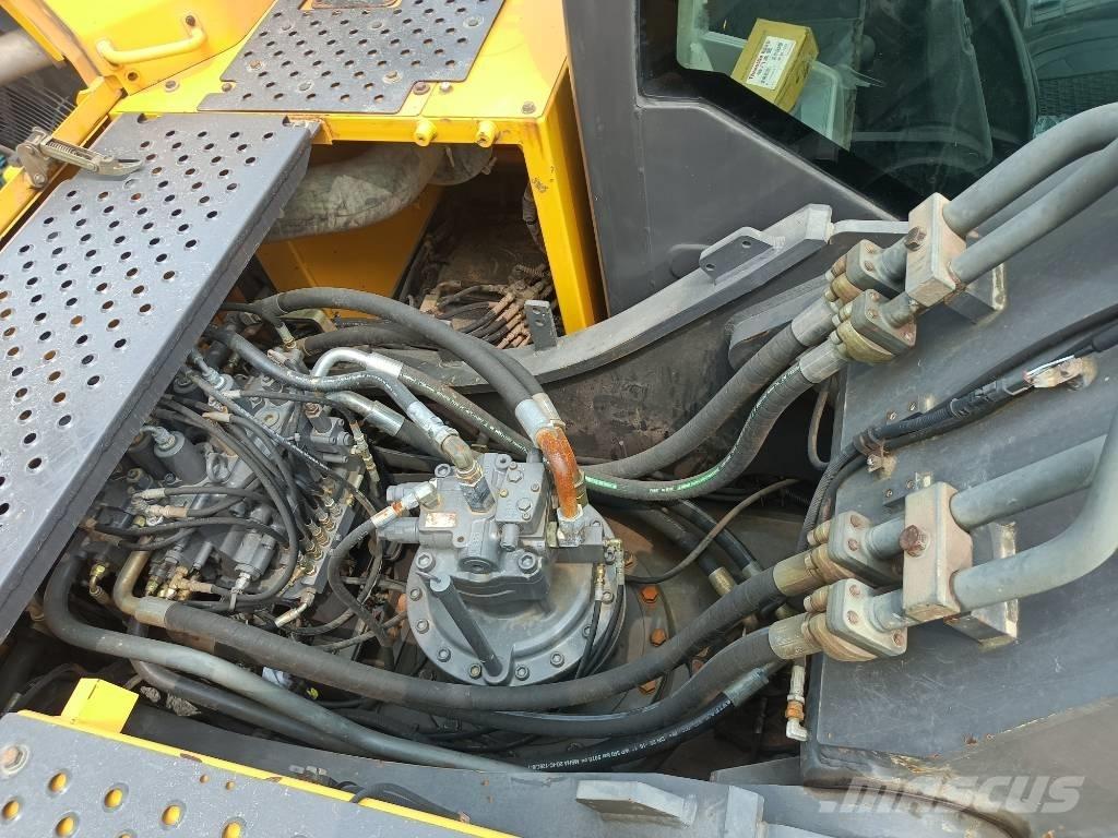 Volvo ec250 Bagri goseničarji