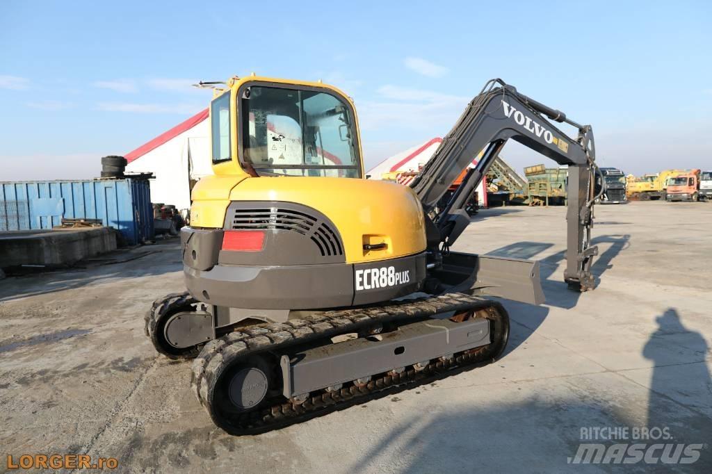 Volvo ECR 88 PLUS Midi bagri 7t – 12t